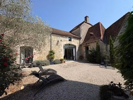 maison de village en pierre - charme et authenticité