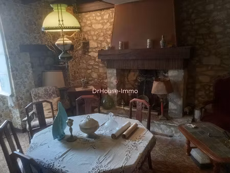 vente maison 5 pièces 140 m² à vélines (24230)  75 600 €