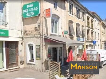 st nicolas de port  au centre. au rdc d'une copropriété  murs