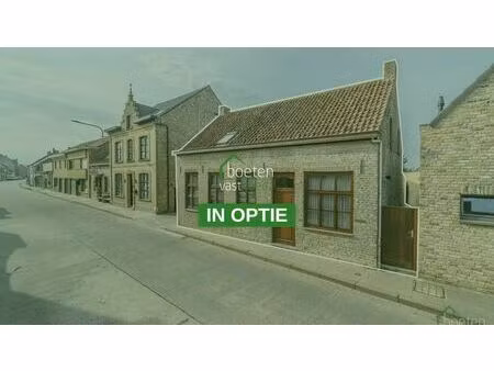 leisele: charmante dorpswoning met 3 slpks  heel wat ruimte  zongericht terras  uitweg ach