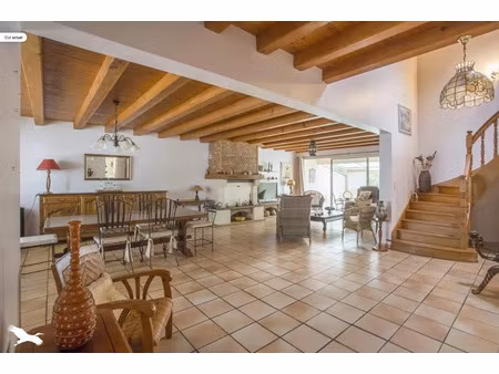 vente maison 4 pièces 165 m² port-des-barques (17730)