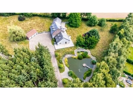 propriété exceptionnelle sur terrain de +/- 14.739m²