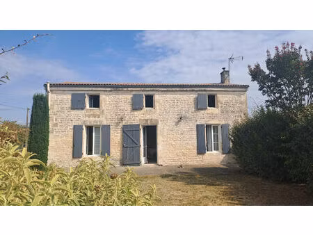 maison ancienne 105 m2 3 chambres terrain 525m2 79160 villiers en plaine
