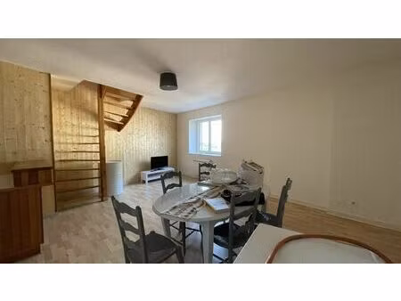 location maison 3 pièces 53 m² à thiers (63300)