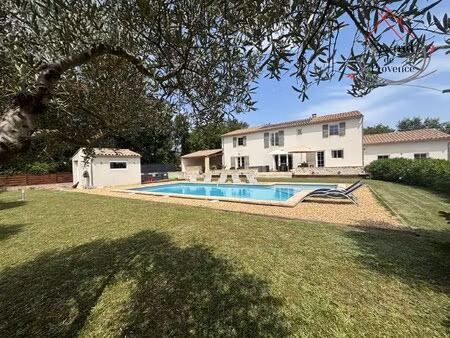 maison de luxe à vendre à rochegude