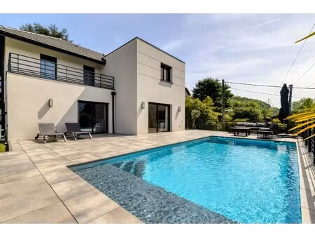 maison de luxe à vendre à viviers-du-lac