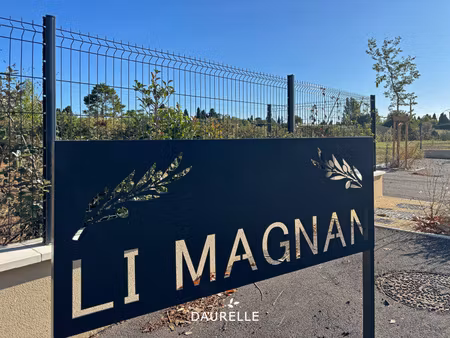 a vendre maillane  terrain à bâtir viabilisé de 413m2 libre