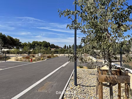 a vendre maillane  terrain à bâtir viabilisé de 543m2 libre