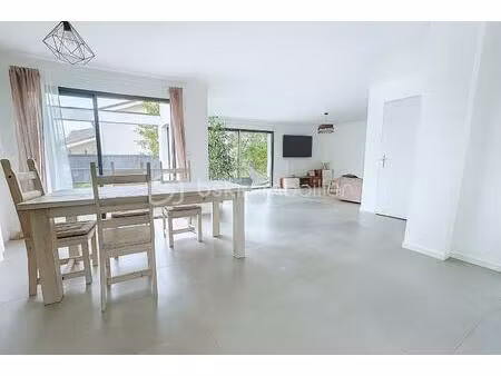 maison de 115 m² à fontanil-cornillon