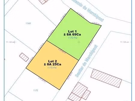 terrain à bâtir de 8 ares  32 mètres de façade