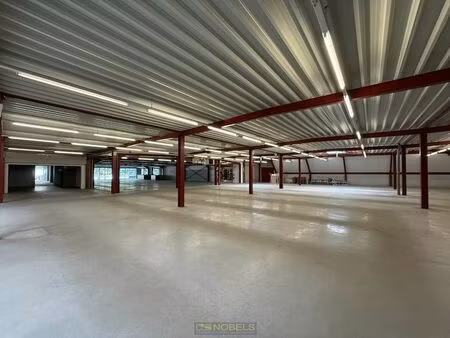 à louer  espaces de stockage flexibles à mont-de-l'enclus