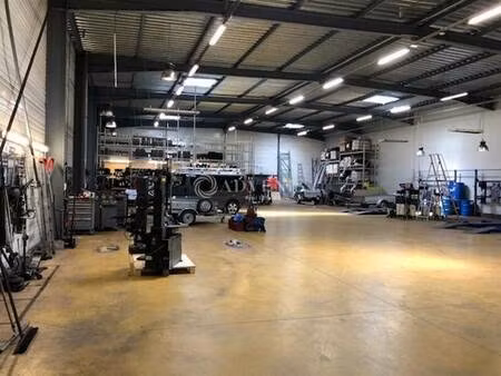 local d'activités à louer