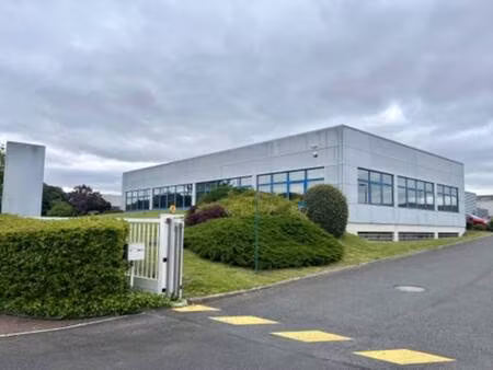 local d'activités à louer