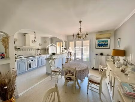 t4 proche du port et des plages