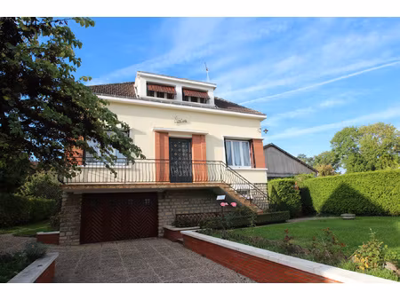 la machine  maison familiale  proche commerces