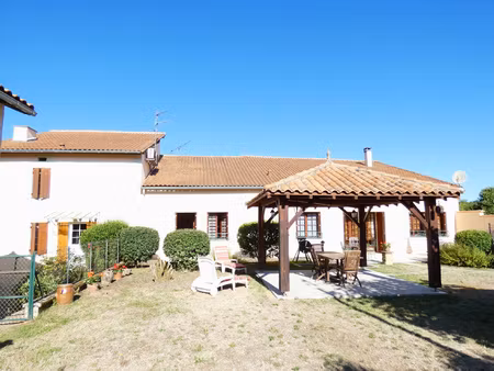 maison type longère avec maison d'invités attenante et dépen