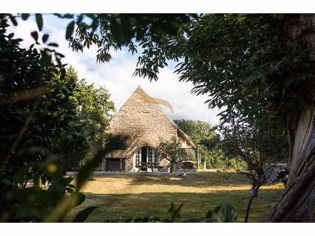 longere de caractere renovee a la limite de vannes