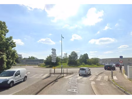 lot de 3 parkings en sous-sol à vaulx en velin