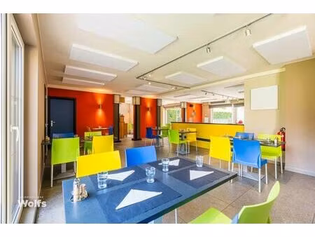 rez commercial de 225 m²  actu. restaurant renommé !