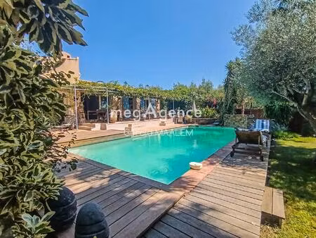 villa de 170m² avec piscine à grimaud