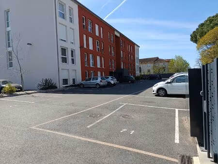 parking extérieur