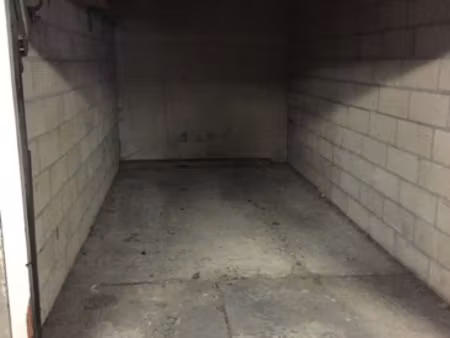 box en sous sol dans résidence sécurisée