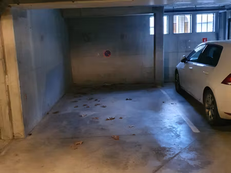 place de parking securise proche de la gare castelnaudary