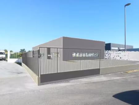 villefranche de lauragais  a vendre  local d'activité clé en main de 752  70 m² sur une pa