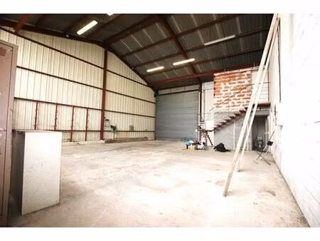 bâtiment professionnel avec grande hauteur - parcelle constructible 1 250 m²