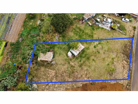 terrain constructible au guillaume -1454 m2 borné