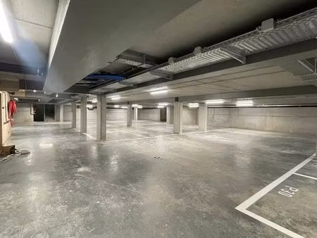 200 m gare: parking au sous sol d'un nouvel immeuble
