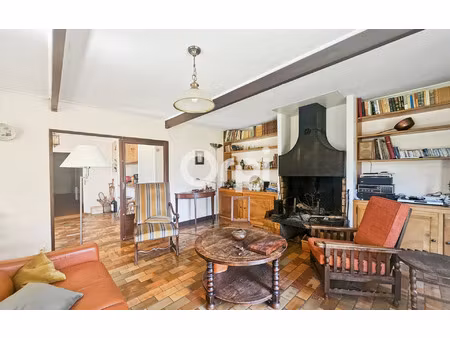 maison lées-athas m² t-5 à vendre  230 000 €