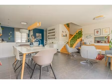 maison de luxe à vendre à challex