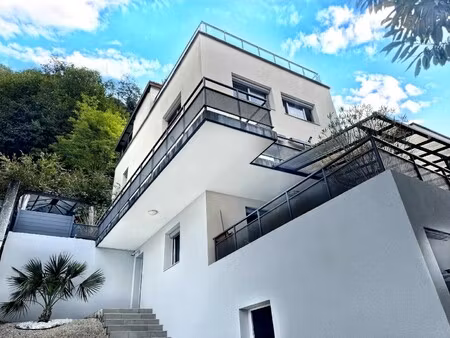 maison de luxe à vendre à voglans