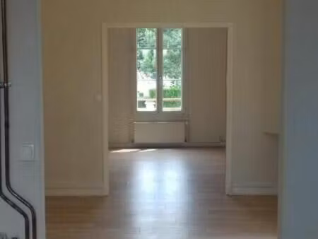 location appartement 2 pièces 42 m² à les essarts-le-roi (78690)