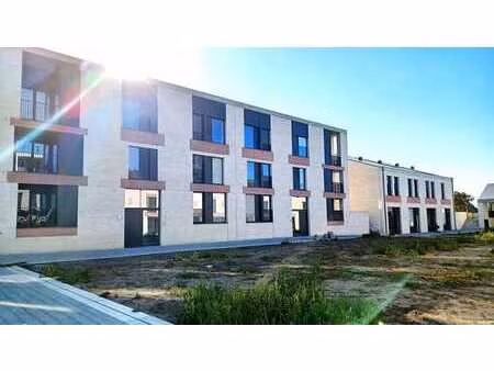 te huur : stijlvol ongemeubeld 2 slaapkamer appartement