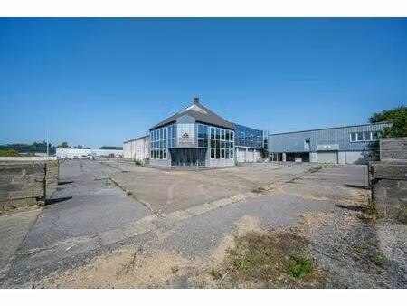 surface commerciale de 1560 m² avec showroom  entrepôt  bure