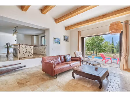 propriété rognes 5 pièces 144 m2 + dépendance 35m² + piscine
