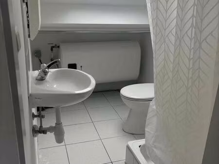 bel appartement complètement rénové à binche