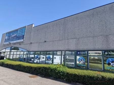 a louer : entrepôt +/- 680m² à charleroi