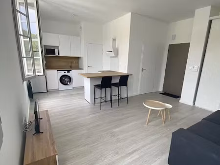 location meublée appartement 1 pièce 30 m² à le palais (56360)  680 €