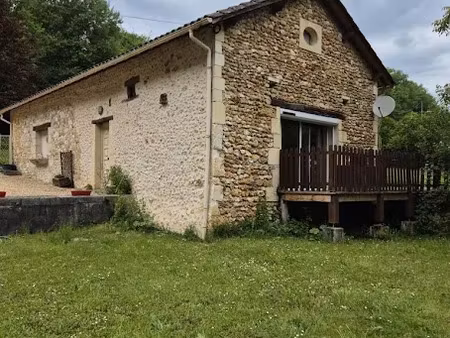 location meublée maison 3 pièces 84 m² à notre-dame-de-sanilhac (24660)  950 €