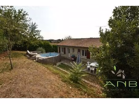 charmante maison rénovée à deux pas des commodités à ruffec