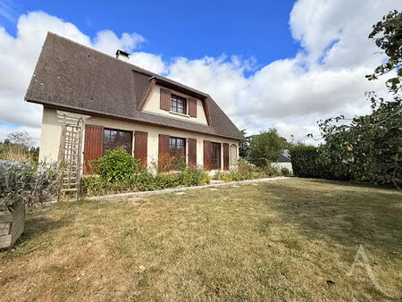 maison familiale avec grand jardin arboré