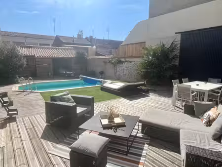 lucon (85) coeur de ville maison de charme et de caractere avec piscine et annexe + 5 loca