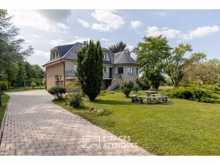 propriété rénovée avec piscine et dépendances aux portes de metz