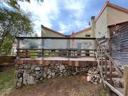 maison au bord du lac de vassivière