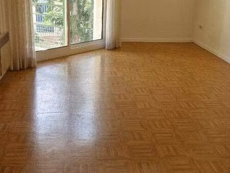 location appartement 2 pièces à challans (85300) : à louer 2 pièces / 51m² challans