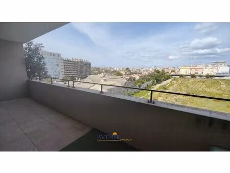 studio 13010 + terrasse + parking