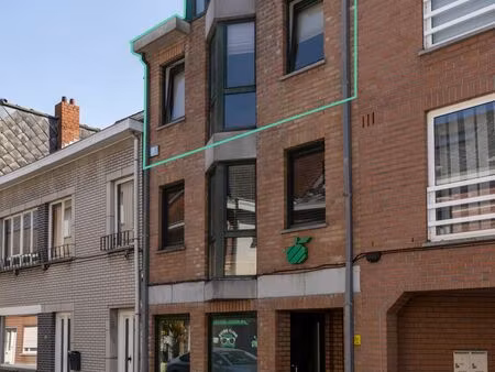 instapklaar duplex-appartement met 2 slaapkamers en ruim terras in hartje bornem